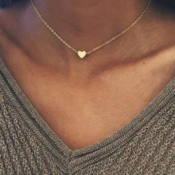 Jewelry - NEW simple dainty heart necklace GOLD